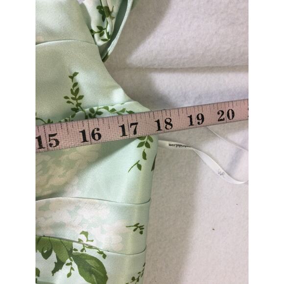 Floral Off-Shoulder Maxi Dress - Picture 7 of 10